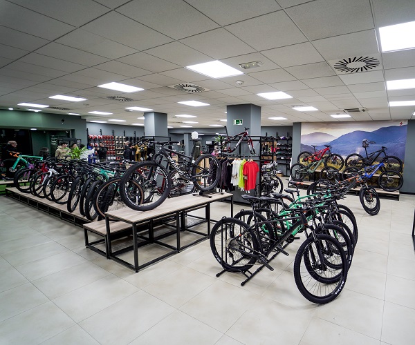 GR-100 Tienda de ciclismo Specialized | Extremadura-Ecopilas estará en la segunda prueba del Open extremeño del Cerro de la Cruz con cuatro ciclistas