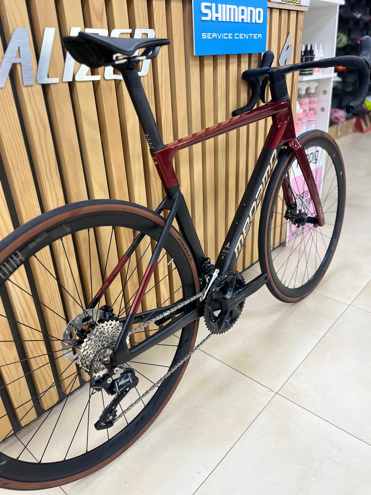 megamo_pulse_20_red_black_1