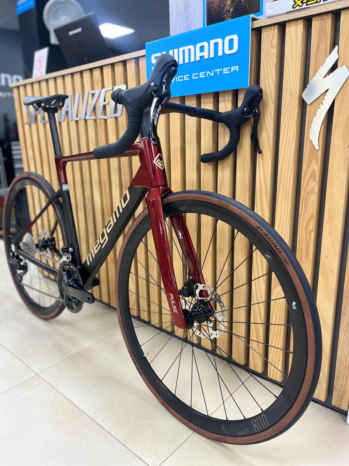 megamo_pulse_20_red_black_2