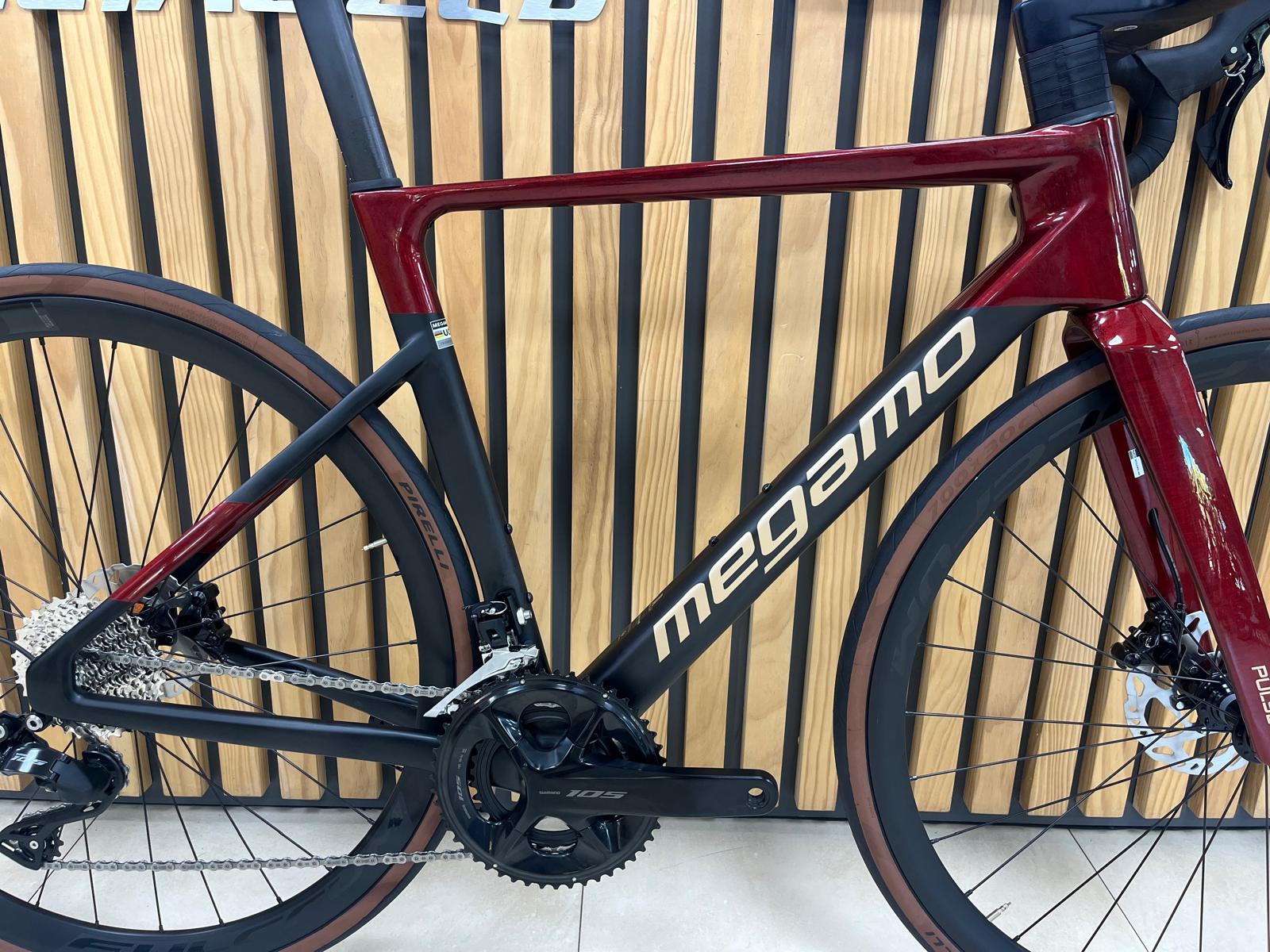 megamo_pulse_20_red_black_3