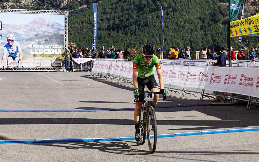 RAÚL RODRÍGUEZ (EXTREMADURA-ECOPILAS) EXHIBE PODERÍO EN EL INICIO DEL UCI GRAVEL WORLD SERIES 2025 EN LLUCENA CON UN 8º PUESTO