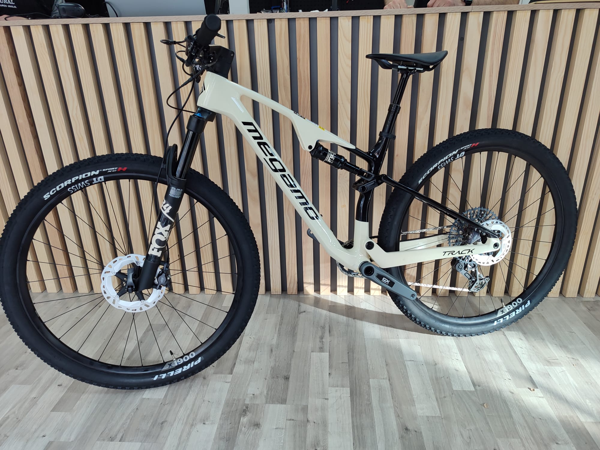 WhatsApp Image 2025-03-27 at 17.42.37