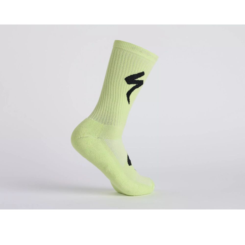 Considera la Vado como tu bicicleta de transporte de alto rendimiento, que te lleva a donde quieras con una combinación inigualable de velocidad, fiabilidad y confianza. Ya sea que la cargues con (8)