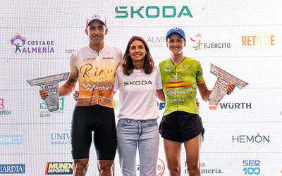 NATALIA FISCHER (EXTREMADURA-ECOPILAS) Y LUIS LEÓN SÁNCHEZ, VENCEDORES ABSOLUTOS DE LA SKODA TITÁN DESERT ALMERÍA