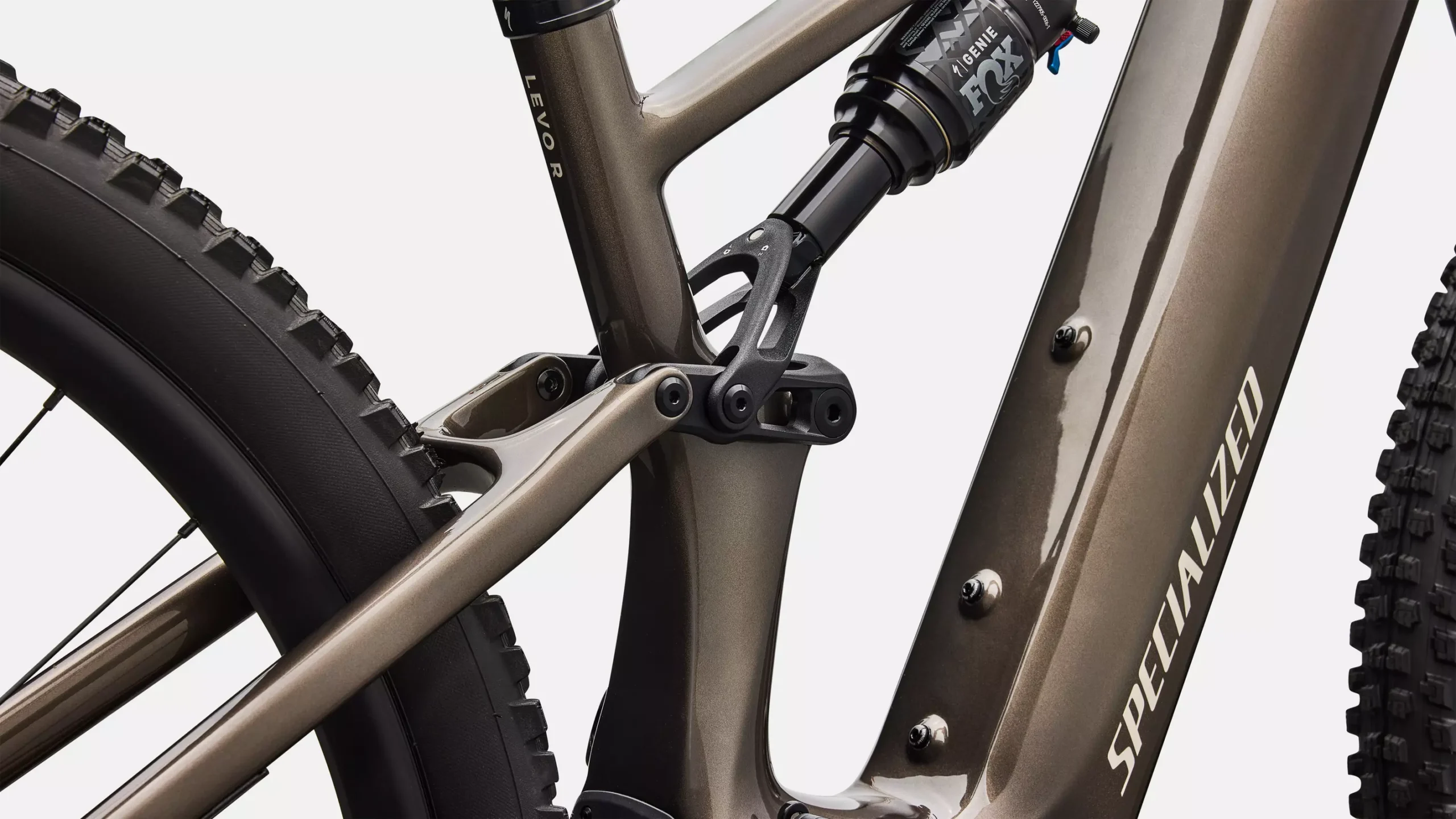 95226-80_LEVO-R-4-COMP-GUN-WHTMTN_D6-LINK