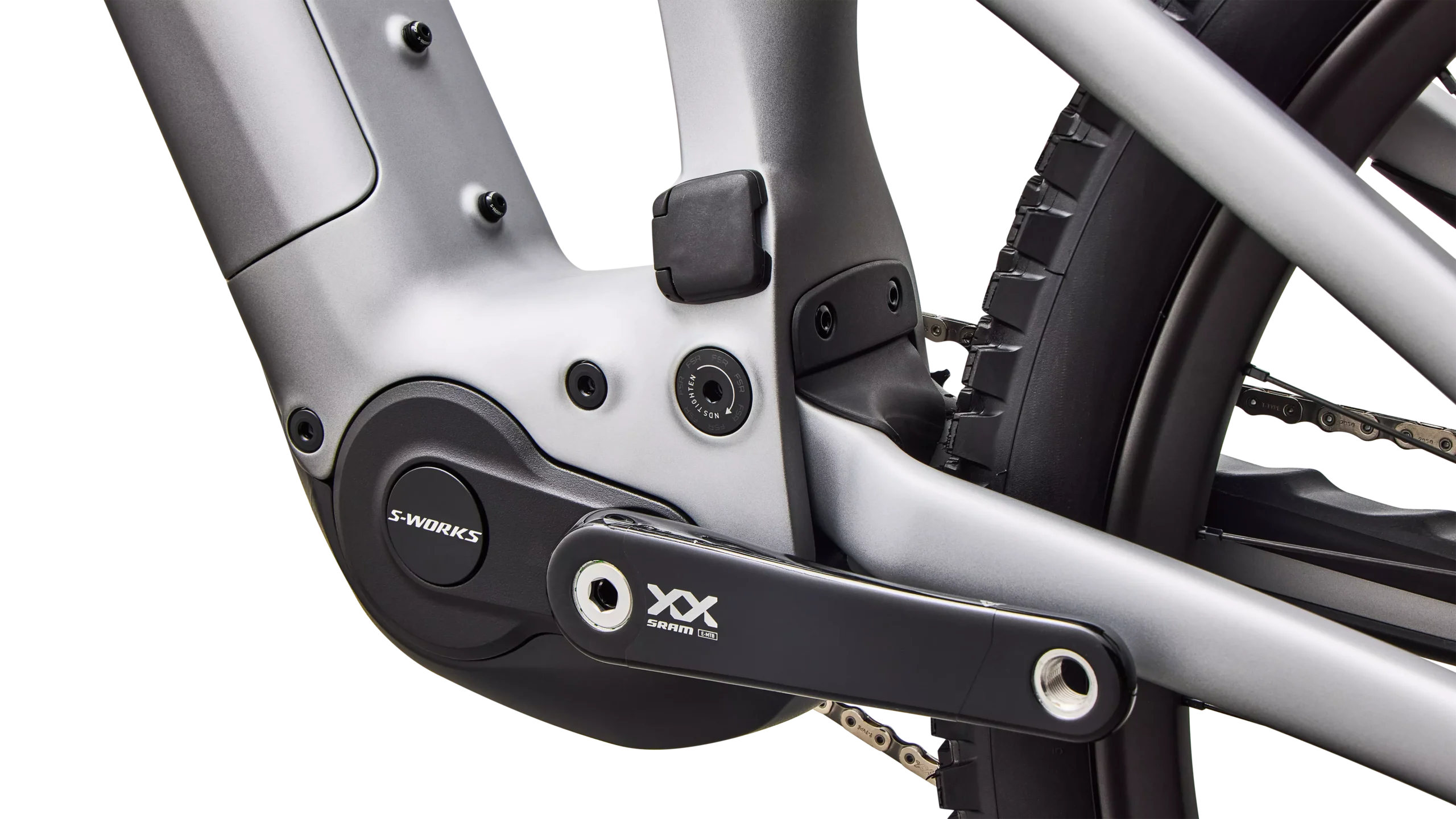 95227-02_LEVO-SW-CARBON-G4-SILDST-BLKPRL-CHRM_D5-MOTOR