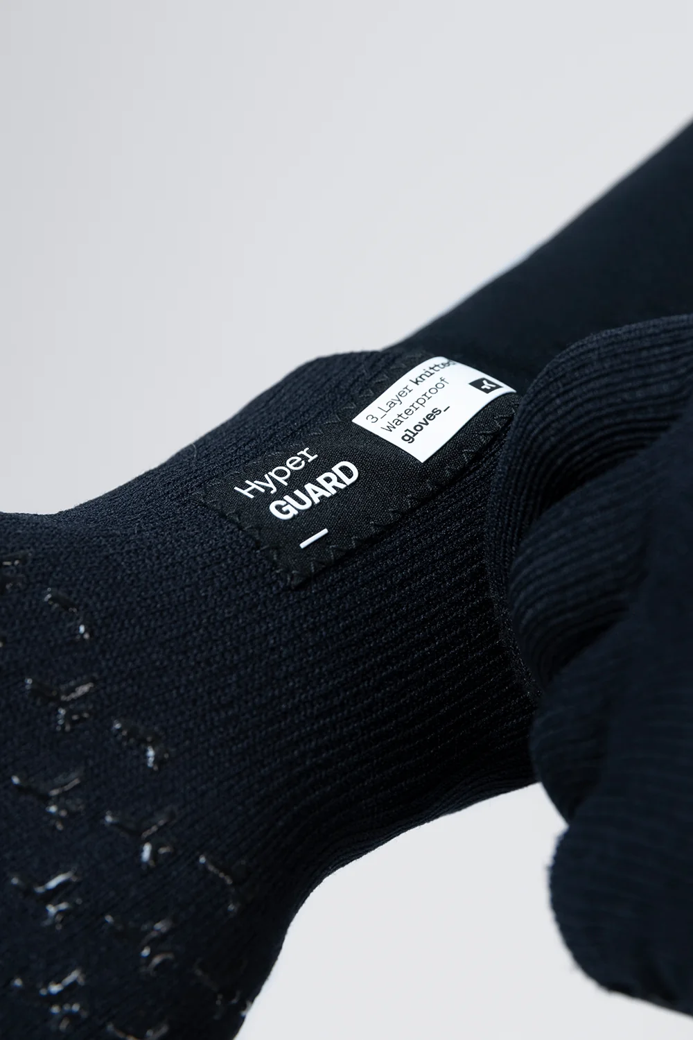 light-thermal-glove-hyperguard-unisex-true-black-3