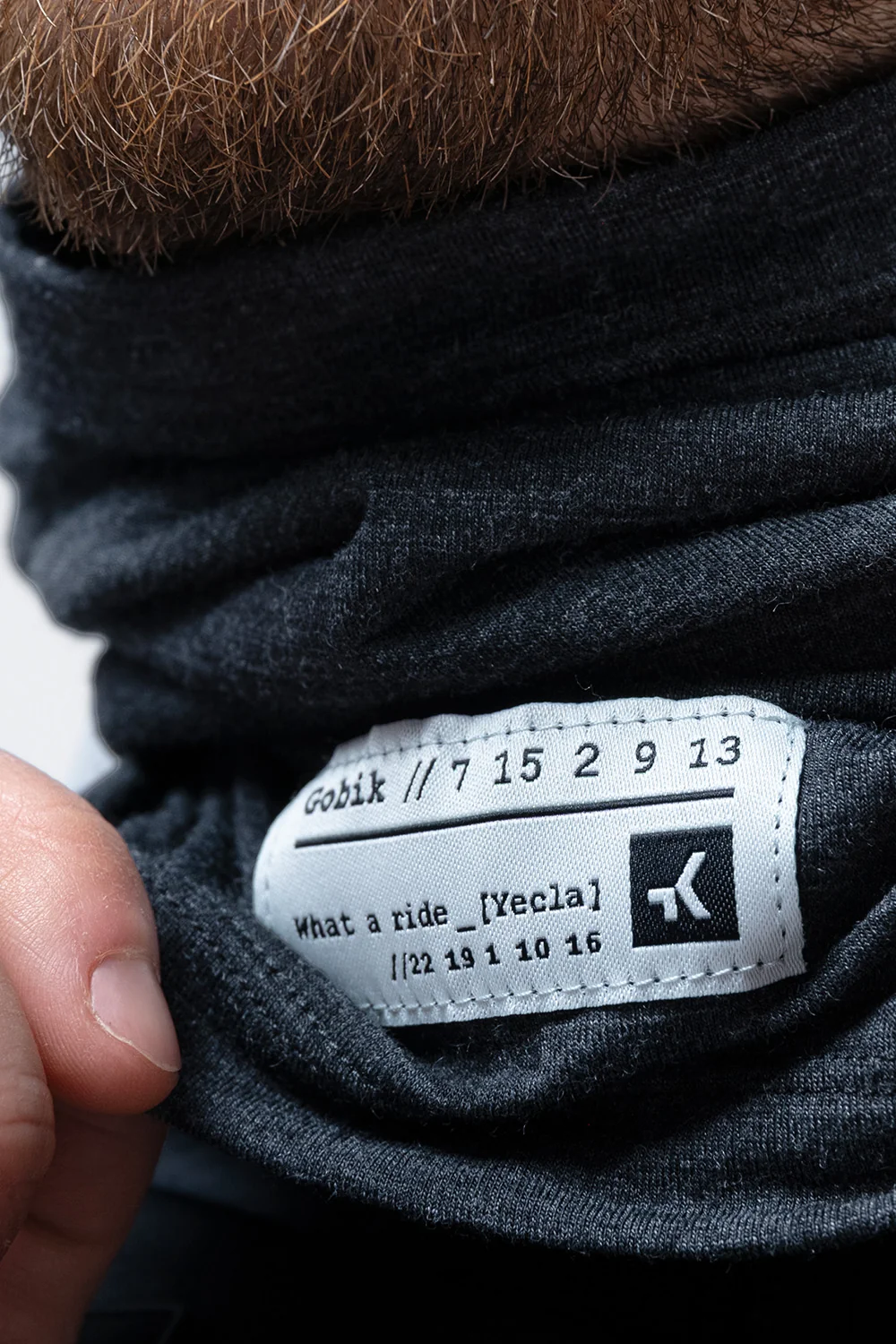 merino-neck-warmer-moonbah-solid-unisex-graphite-03